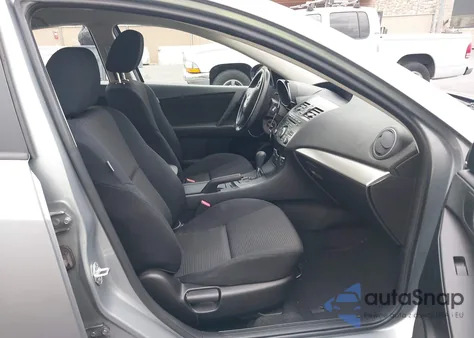 2013 Mazda Mazda3 I Sv z USA, uszkodzony, nr VIN JM1BL1TG2D1748750